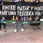 MUJERES:
Pacifismo se viste de negro